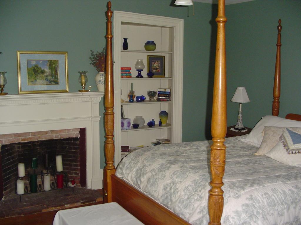 Stephen Clay Homestead Bed And Breakfast Candia Room photo